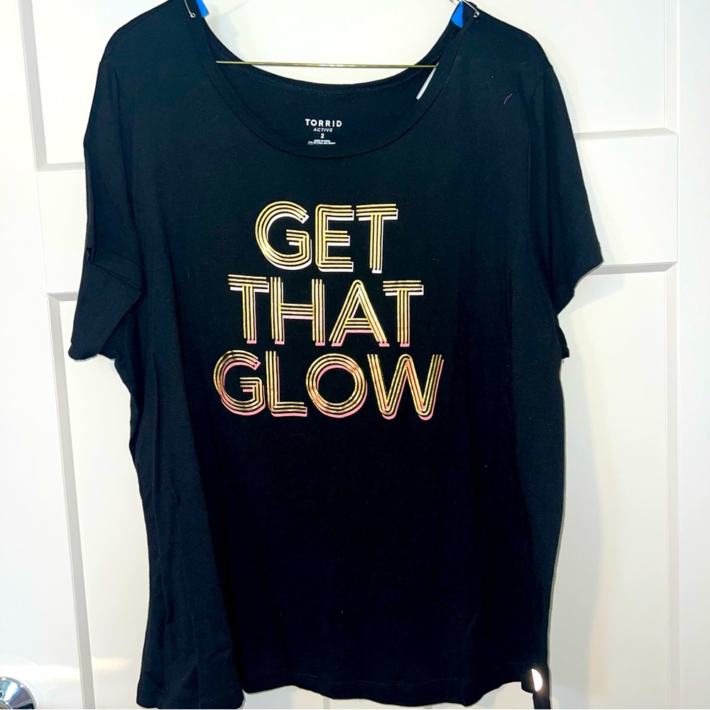 Torrid black tshirt size 2x active “get that glow” in EUC